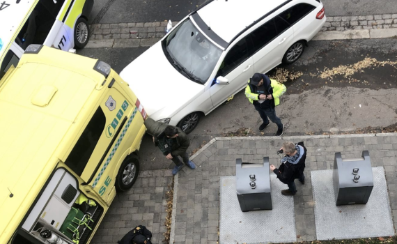 דרמה בנורבגיה: חמוש חטף אמבולנס ודרס עוברי אורח