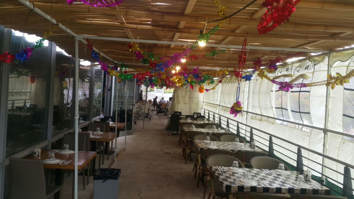 איפה אוכלים? אלו המסעדות הטובות ביותר עם סוכה