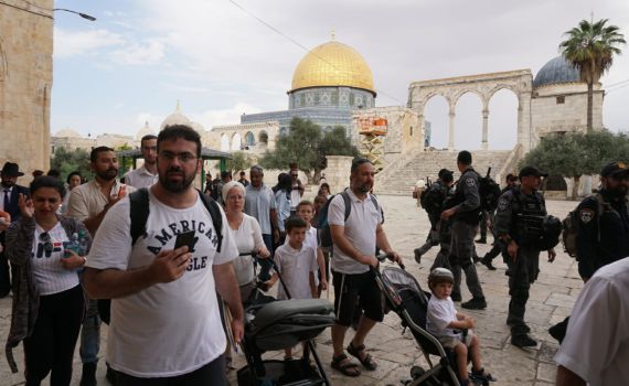 "להצניע את הכיפות": קורס כתבי גל"צ עלה להר הבית