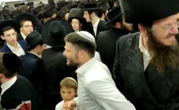 צפו: סמוטריץ' והרב רפי בשמחת בית השואבה