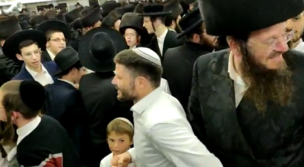 צפו: סמוטריץ' והרב רפי בשמחת בית השואבה