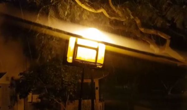 החורף כבר פה: גשם זלעפות בקיבוץ אילות. צפו