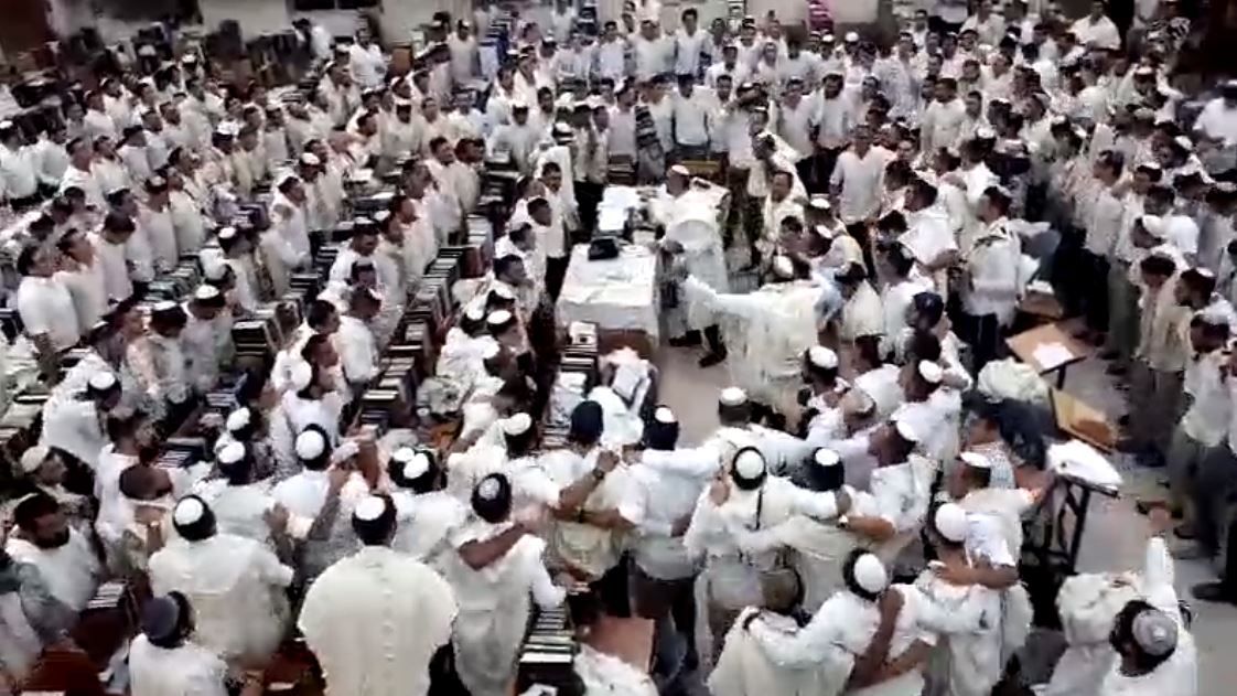 אדיר• צפו: כך נראתה ישיבת שדרות בצאת יום כיפור