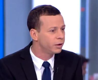 עמית סגל במתקפה קשה על ראש המוסד יוסי כהן. צפו