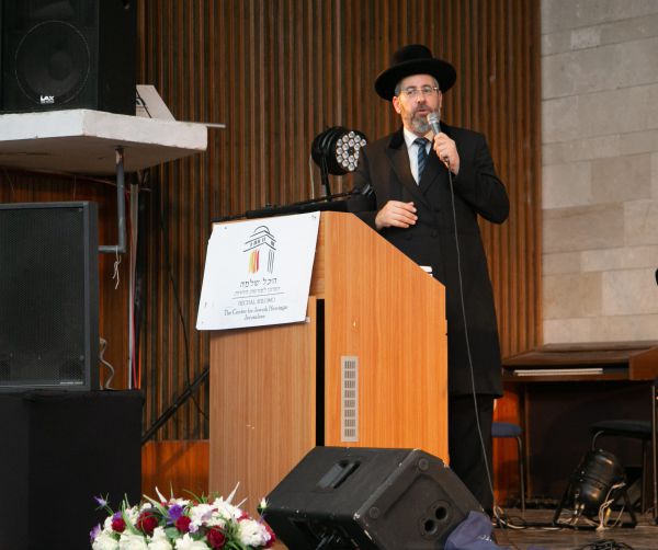 הרב לאו: "באלול הקב"ה עושה את הצעד הראשון לקראתנו"