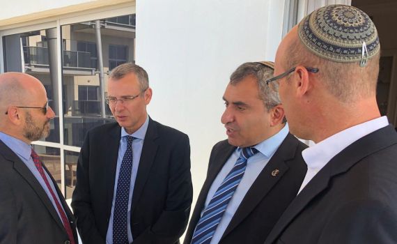 "פייק משא ומתן": פגישה שנייה של הליכוד וכחול לבן