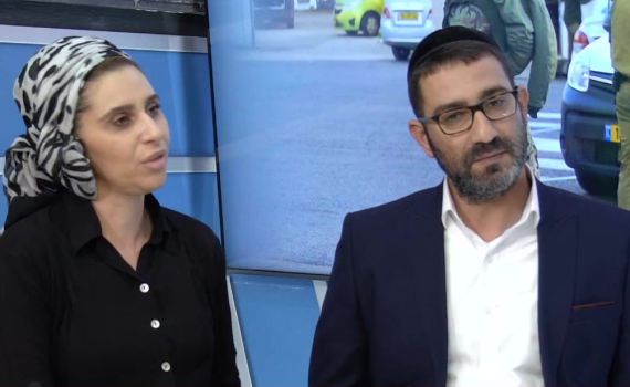 הורי הלוחם שבמעצר: "תקעו להם סכין בגב". צפו