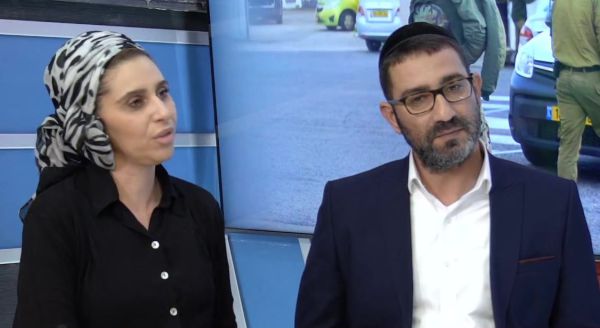 הורי הלוחם שבמעצר: "תקעו להם סכין בגב". צפו