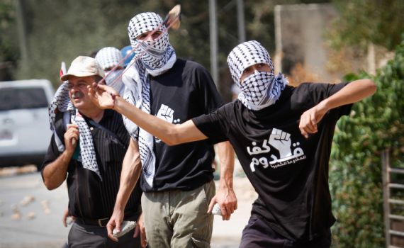 פיגועי אבנים ובקת"ב ביו"ש; נזק לאוטובוס