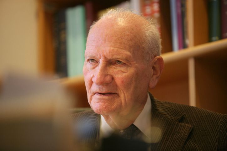 במערכת הפוליטית נפרדים ממאיר שמגר: "התייתמנו"