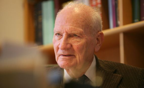 במערכת הפוליטית נפרדים ממאיר שמגר: "התייתמנו"