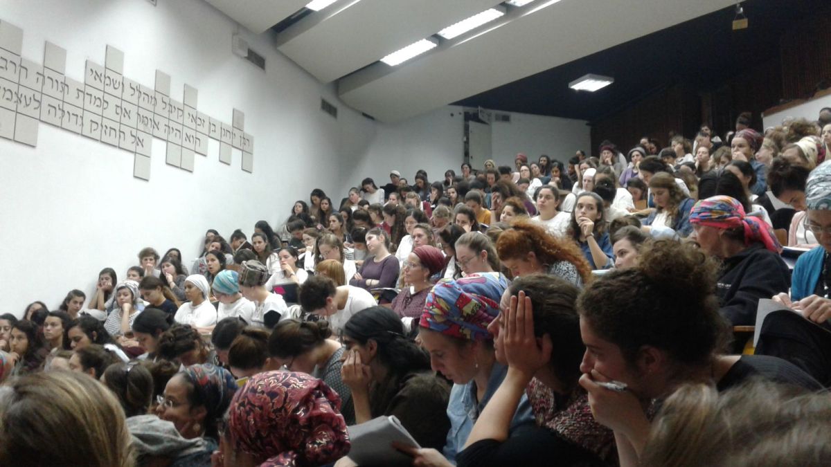 להתמלא בקדושה: הושענא רבה במדרשת הרובע