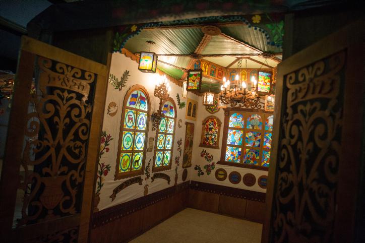 בשל הסכנה: עדיף להדליק נרות חשמליים בסוכה