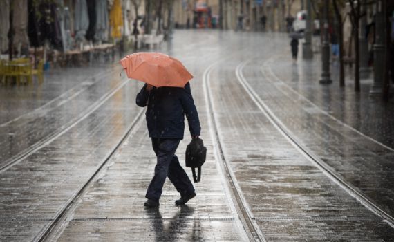 מזג האוויר הפתיע: גשם ירד בדרום, במרכז ובירושלים