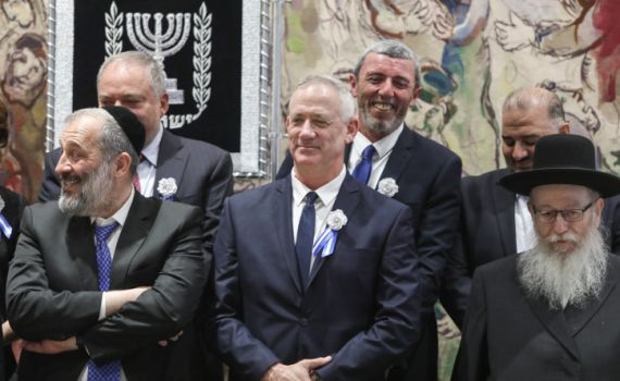 המנדט של גנץ: הליכוד וכחול לבן ייפגשו למו"מ
