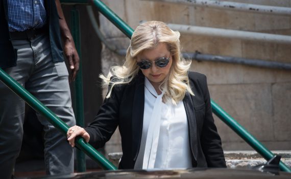 שרה נתניהו נעדרה מהדיון; השופט: "זה מקומם"