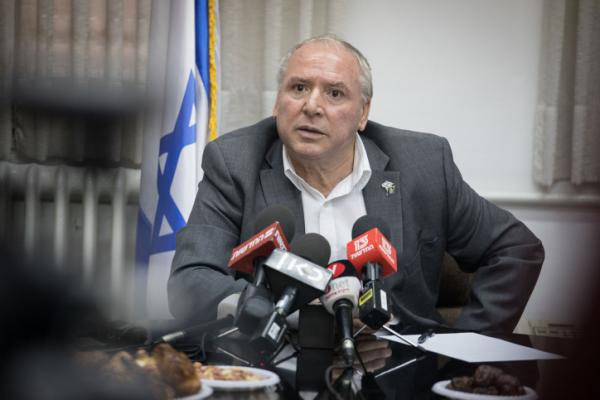 דודי אמסלם מאיים בתביעת דיבה נגד לימור לבנת