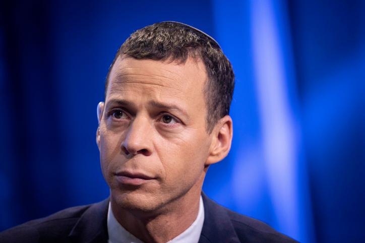 עמית סגל צייץ ועורר סערה ברשת: "חלק מעלילת דם"