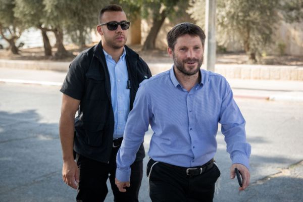 סמוטריץ נגד המשנה ליועמ"ש: "מערער משילות"