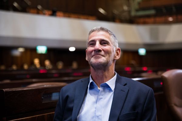 יאיר גולן: להקים קואליציה עם איימן עודה ובלי בנט