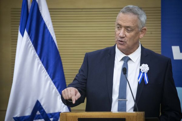 גנץ: מקיים שיחות עם ראשי מפלגות מהימין