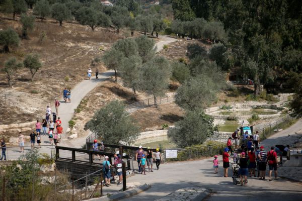 שיא חדש: כ-150 אלף מטיילים ברחבי הארץ