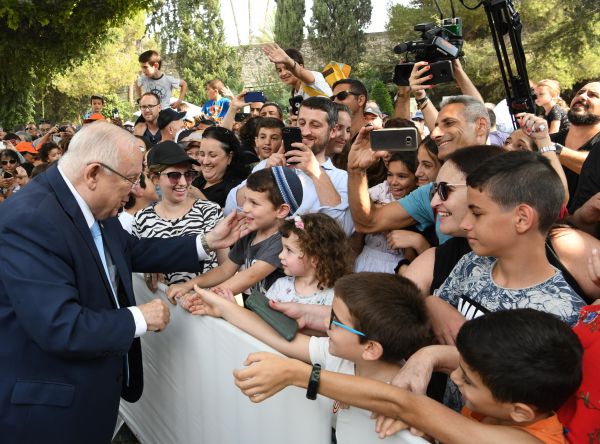 4,000 איש הגיעו לסוכת הנשיא משעות הבוקר