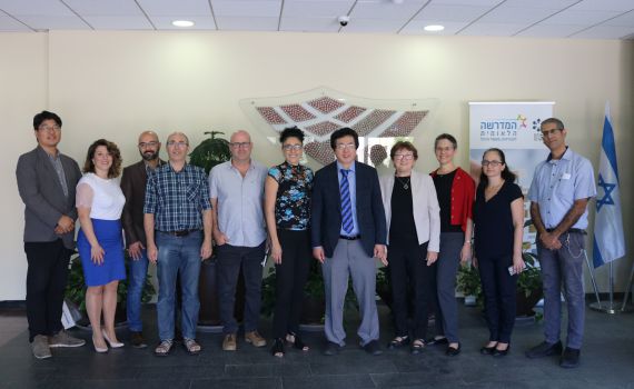 נשיא האוני' הקוריאנית בביקור מיוחד בעזריאלי