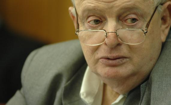 טומי היה מתבייש? יאיר שוב לא בדק בגוגל. צפו