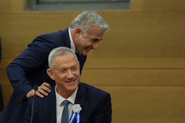 ביש עתיד לוחצים: לשקול מחדש ממשלת מיעוט