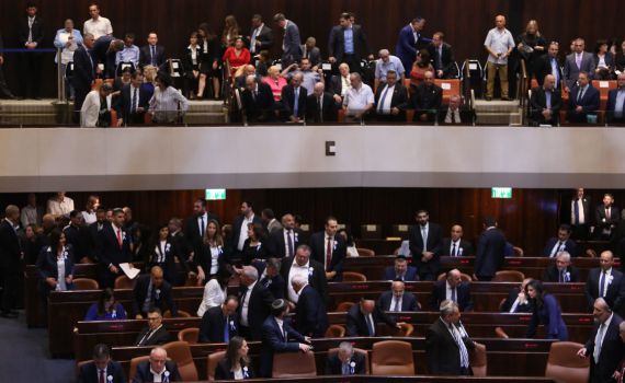 הקפאת שכר הח"כים הפכה מצורך לקרב קרדיטים