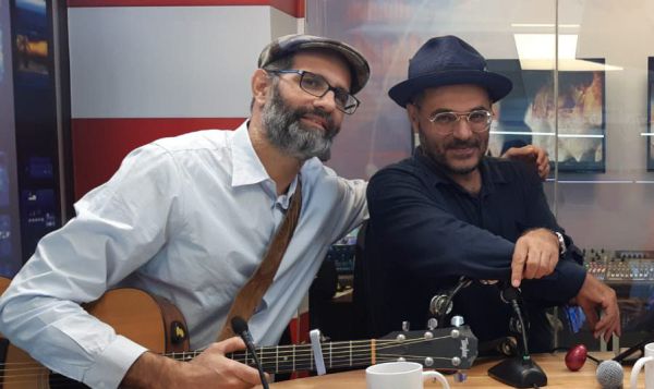 לייב בסרוגים: יוני גנוט ואילן דמרי בביצוע מיוחד לכיפור