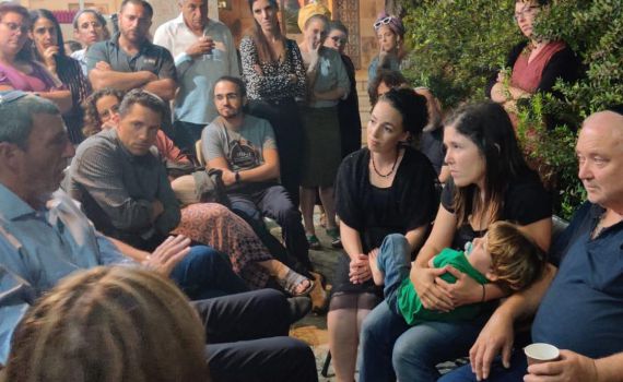 שר החינוך בניחום משפחת סלה: "טלטלה של הנפש"