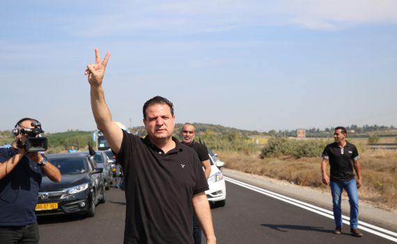 "מפריע לכם לעמוד בפקק? אנחנו מאבדים את הילדים"