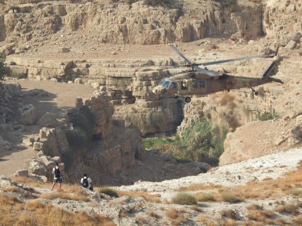 לאחר חיפוש הלילה: נמצאו המטיילים בנחל אוג