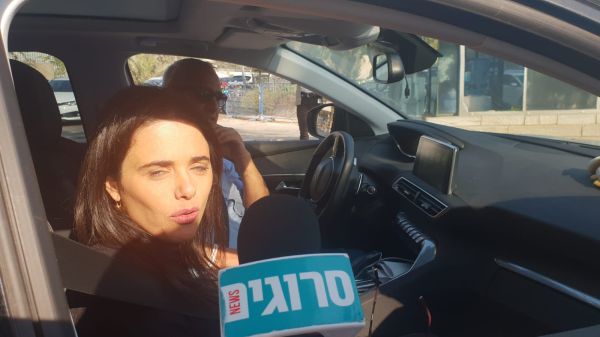 שקד לסרוגים: "שכחול לבן יבינו- גוש הימין חזק ויציב"