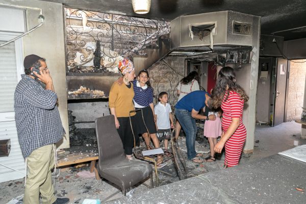 השריפה כילתה הכל: המשפחה קמה מן האפר