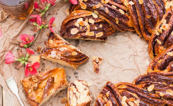 חגיגית וטעימה: מתכון לעוגה שתשמחו לאמץ