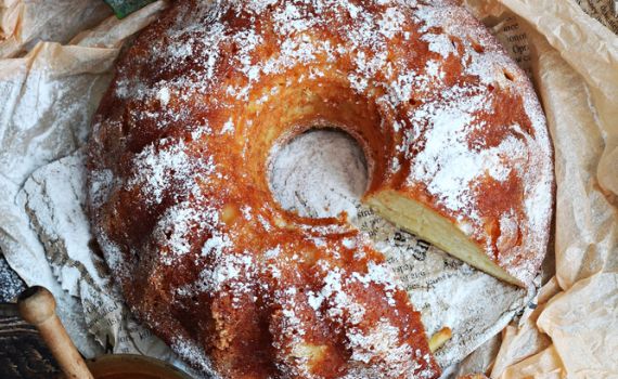 שאריות של החגים: מתכון קל לעוגת תפוחים בחושה