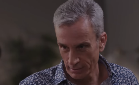 מחוץ למסך: התפקיד החדש של אברי גלעד