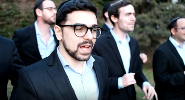 צפו: הלהיט של לאונרד כהן הפך לשיר חופה ב-3 שפות