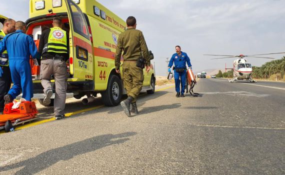 תאונה בכביש 40 ליד עבדת: בן 20 פצוע באורח אנוש