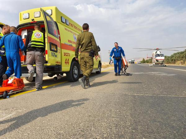 תאונה בכביש 40 ליד עבדת: בן 20 פצוע באורח אנוש