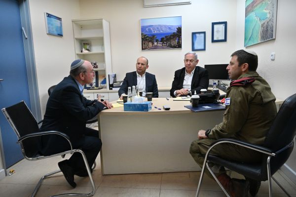 התייעצות ביטחונית בקריה: 3 סרוגים ונתניהו