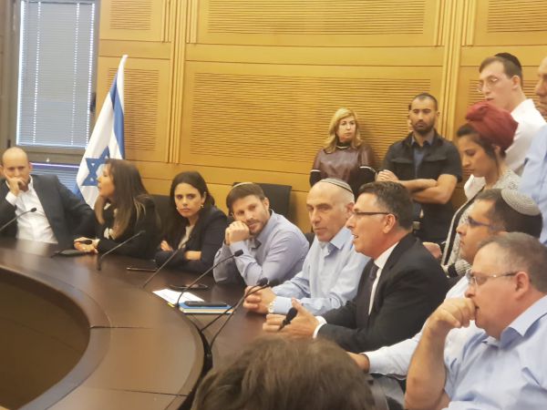 בלוק הימין יחרים את דיוני המליאה על החסינות