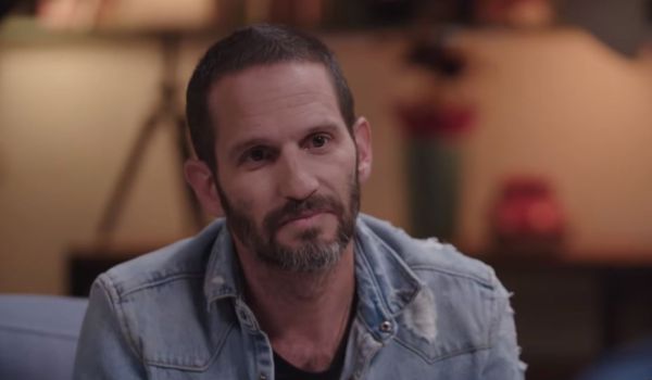 גורי אלפי מוריד את כל המסכות