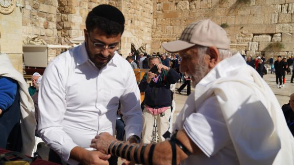 "לא תיארתי שאזכה לחגוג בר מצווה בימי חיי". צפו