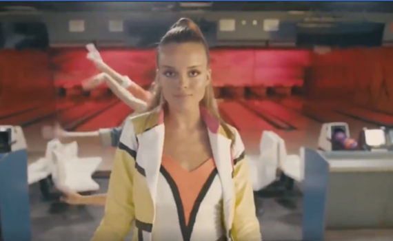 הפסטיגל הסיר מילה מהשיר של עופרה חזה- וחטף מהרשת