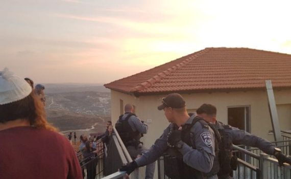 עימותים ביצהר: נריה זארוג נעצר, 3 שוטרים נפצע קל