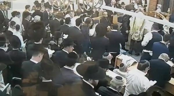 ההסכם שנגמר והמאבק הבריוני על בית הכנסת הדתי